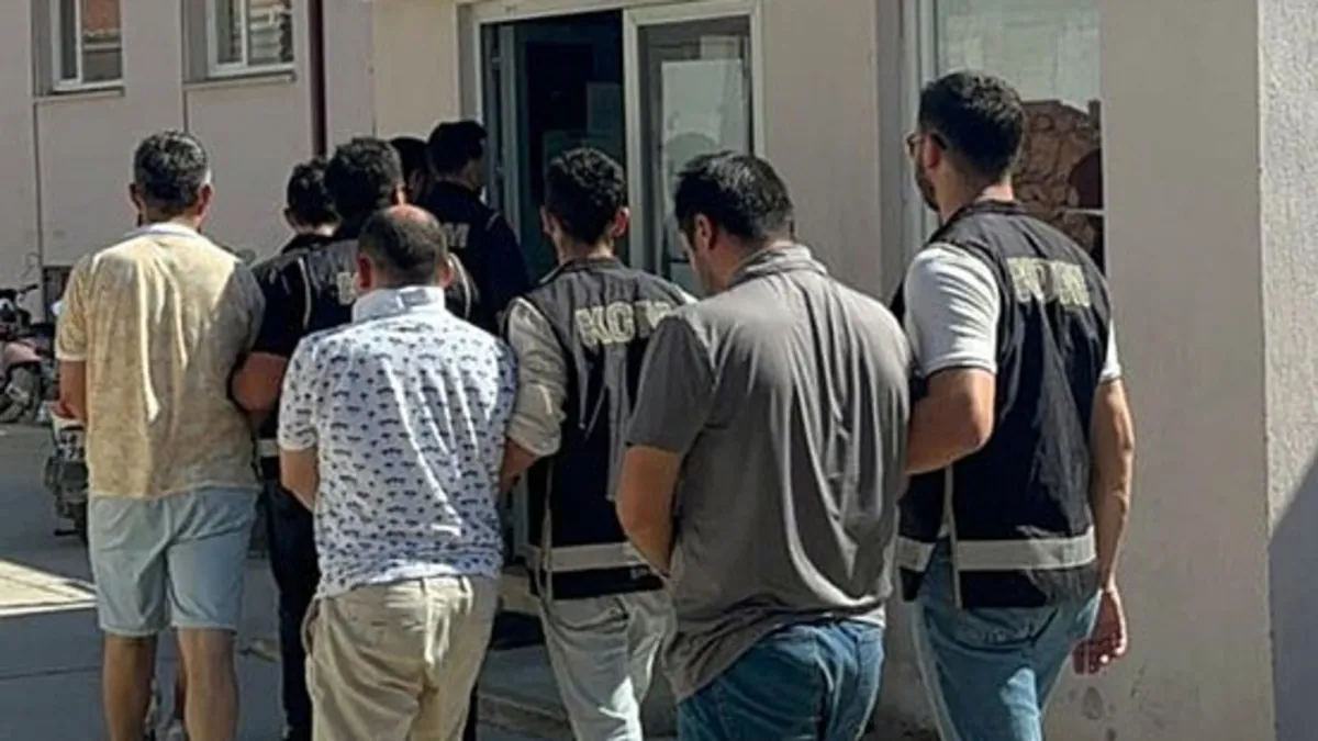 Yurt dışına kaçmaya çalışan FETÖ'cüler yakalandı