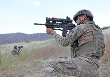 Teröristler Zap'a kilitlendi! Mehmetçik'in namlusu Gara ve Kandil'e bakıyor