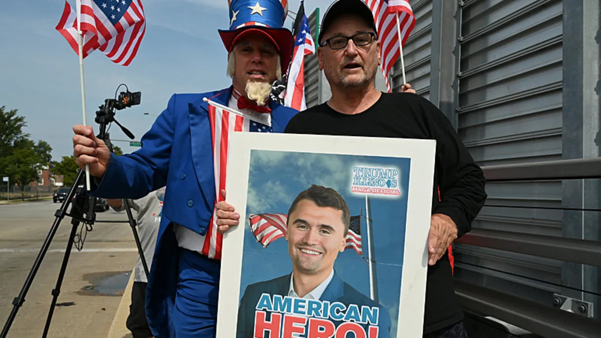 Kirk cinayeti: ABD o isimleri işten çıkardı