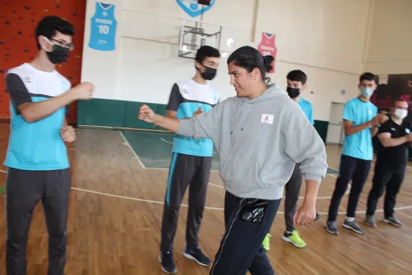 Busenaz Sürmeneli Spor Kompleksi açıldı