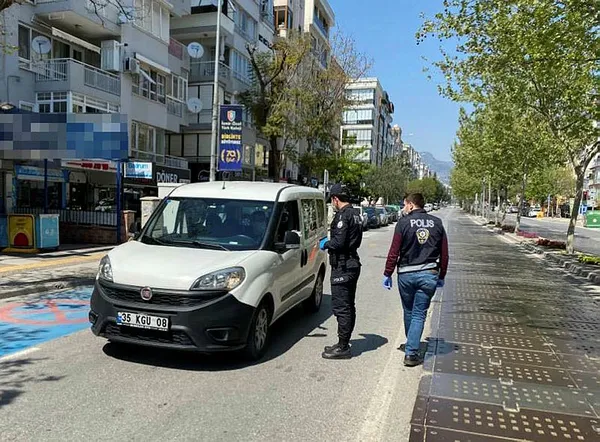İzmir’de yasağa uymayanlara 1.3 milyon lira ceza kesildi - 1