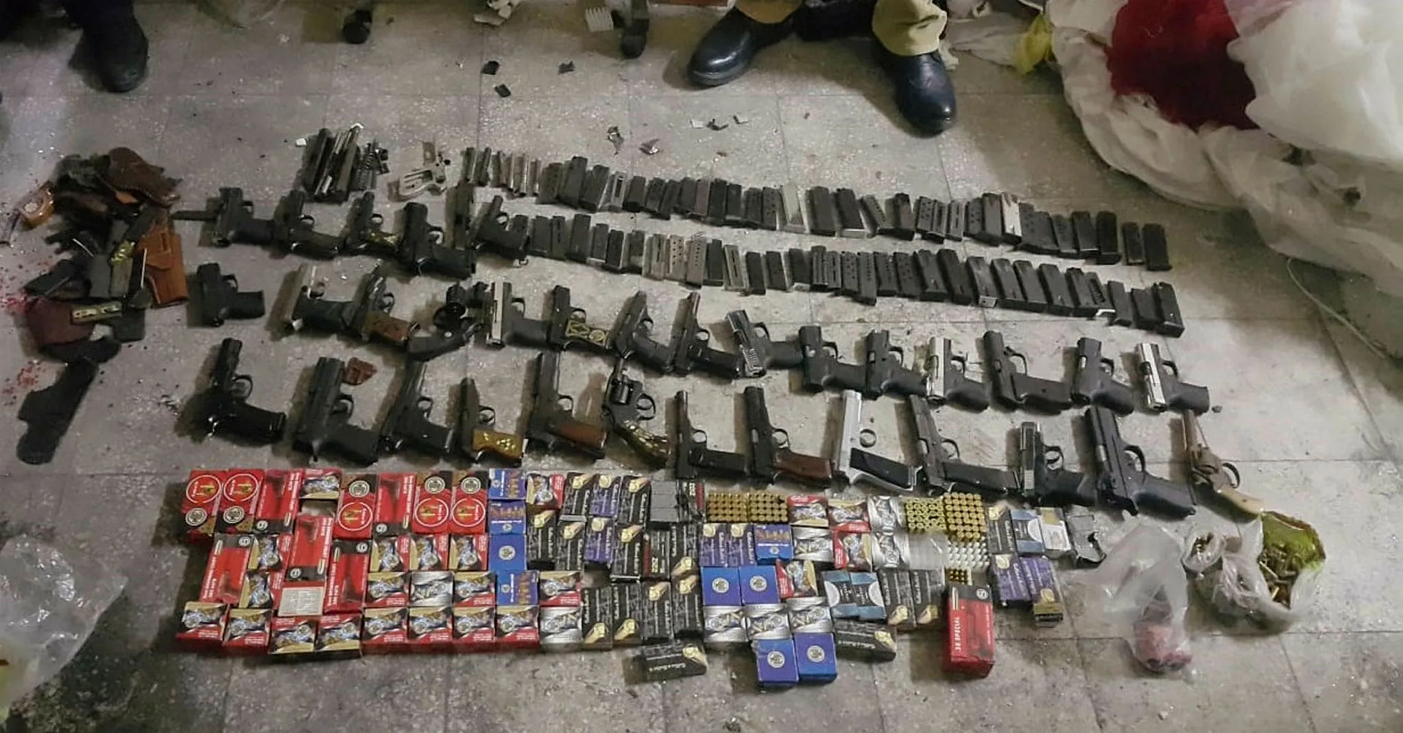 Adana'da cephanelik gibi ev!