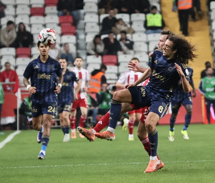 kanarya-deplasmanda-kan-kaybetti-fenerbahce-ve-antalyaspor-puanlari-paylasti-1772392067646.jpg Kanarya deplasmanda kan kaybetti! Fenerbahçe ve Antalyaspor puanları paylaştı - 8