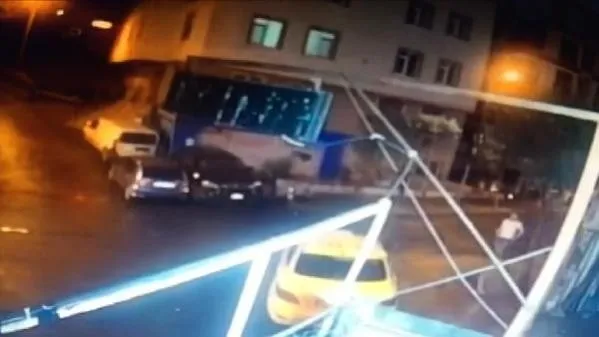 Şişli’de şoke eden cinayet anı! Kurşuna havada yakalandı - 1