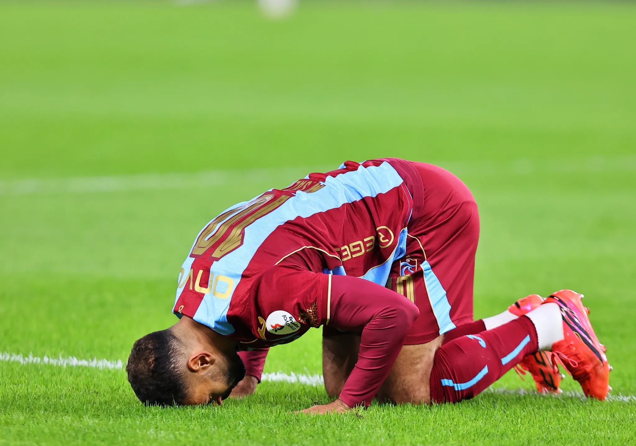 Muhammed Salah Galatasaray derbisine damga vurdu: 3 gol ve 1 asistle Trabzonspor'u sırtladı