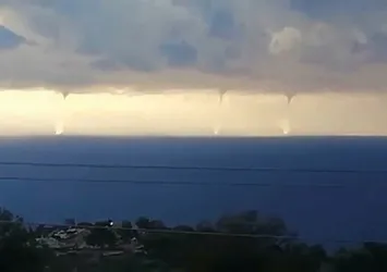 Fethiye'deki 'hortum' kamerada! Şimşekler görsel şölen oluşturdu