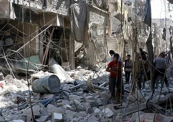 Rus uçakları Halep'te yerleşim yerini vurdu: 10 ölü, 18 yaralı