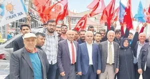 Resi’imiz başımızın tacıdır