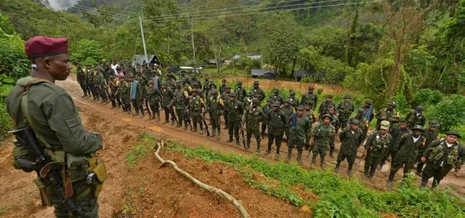 FARC militanlarına banka kartı veriliyor