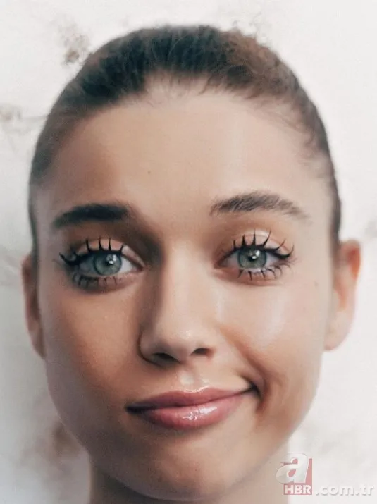 Yalı Çapkını dizisinde Mert Ramazan Demir’in partneri Afra Saraçoğlu’ndan Instagram’ı sallayan pozlar! Çocukluğunu paylaştı, beğeni ve yorum yağdı 4