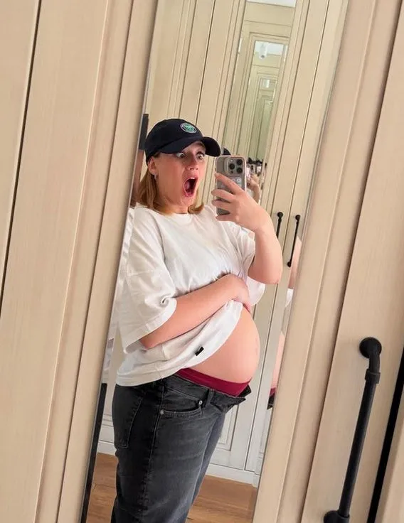 Ünlülerin çocukluk halleri: Gizem Karaca 20 yıl önceki fotoğrafını paylaştı