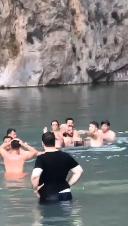 antalyada-kanyonda-feci-olum-basina-tas-dustu-1657804632135.jpg Antalya’da kanyonda feci ölüm! Başına taş düştü - 4