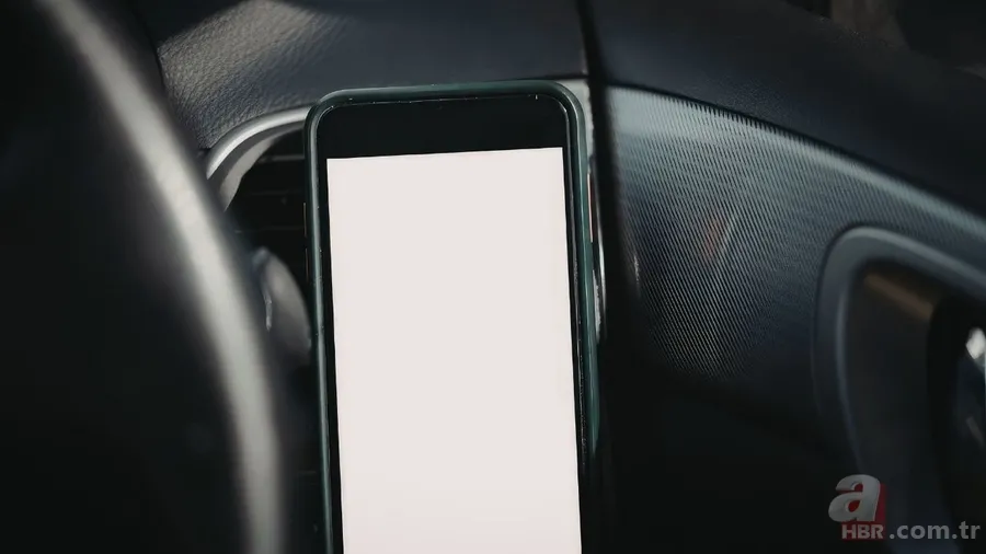 Resmi açıklama geldi: Araçlarda telefon tutucu kullanmak yasaklandı mı? 4