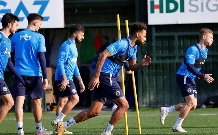 Fenerbahçe'de ilk ayrılık gerçekleşiyor! Devre arasında kadroda büyük revizyon olacak - 2