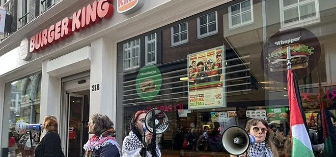 Hollanda’da Burger King şubeleri önünde katil İsrail’e protesto! Soykırımı fonlama | Bu kurum soykırımın suç ortağı