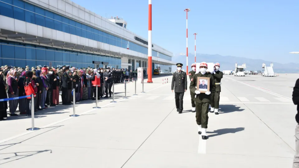 Şehit Uzman Çavuş Furkan Gök toprağa verildi