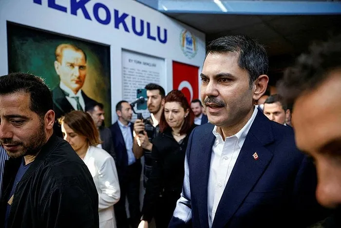 yeniden-ihya-ve-insa-deprem-bolgesi-yeniden-ayaklaniyor-bakan-murat-kurum-tarih-verdi-200-bin-konutu-teslim-ed-1720288692421.jpeg Yeniden ihya ve inşa! Bakan Murat Kurum deprem konutları için tarih verdi: 200 bin konutu teslim edeceğiz - 3