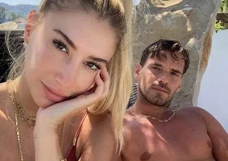 Şeyma Subaşı kitabının ilk imzasını sevgilisi Guido Senia için attı