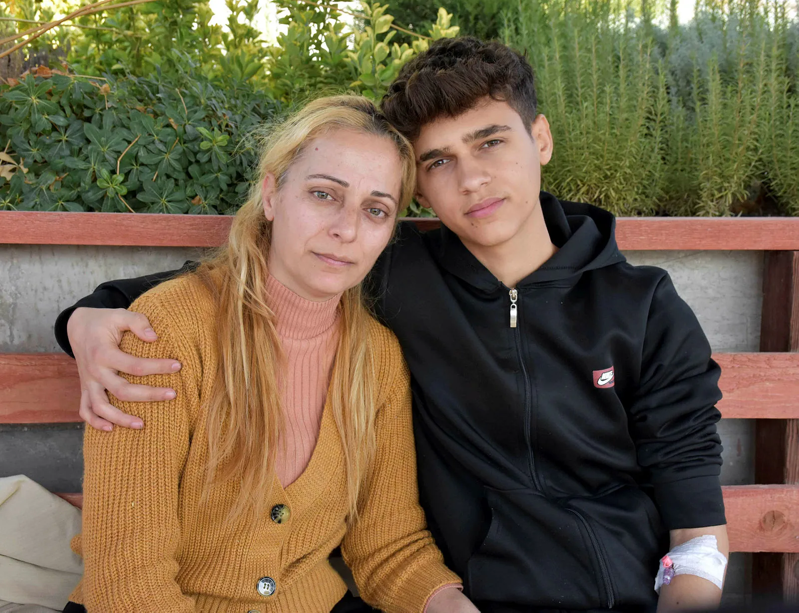 Depremzede kadın yaşadığı felaketi anlattı: “Oğlumu sürükleye sürükleye çıkardım"