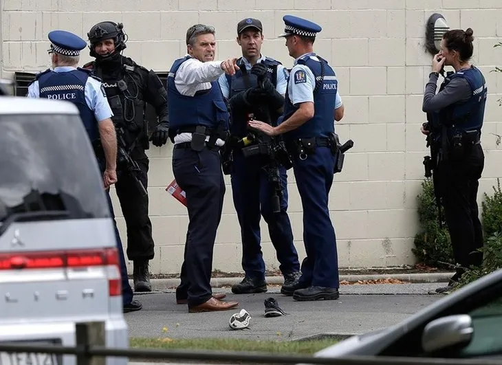 Son dakika: Yeni Zelanda'da iki camiye silahlı saldırı!