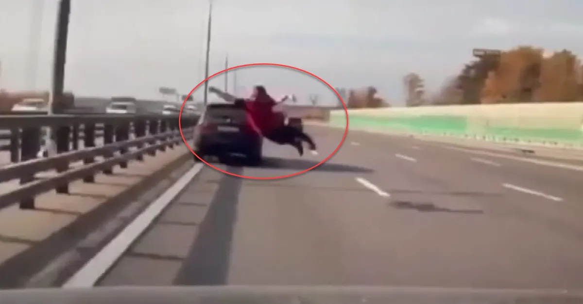 Korkunç anlar! Lüks aracını kenara çekip…