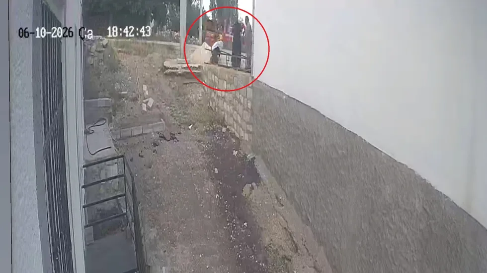 Olmaz olsun senin gibi komşu! Engelli rampası isteğine kürekle karşılık - 2