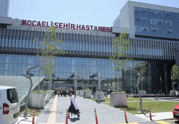 Kocaeli Şehir Hastanesi'ne tramvay hattı! Bakan Uraloğlu açıkladı: 17 Mart'ta hizmete girecek - 7