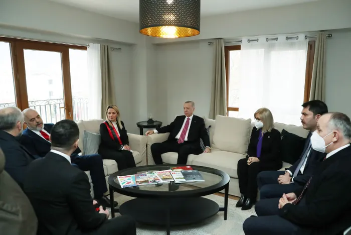 Son dakika: Başkan Erdoğan Arnavutluk’taki deprem konutlarındaki örnek daireyi inceledi - 5