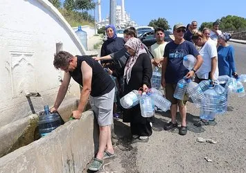 O ilde su krizi büyüyor! Bidonlarla kuyruğa girdiler