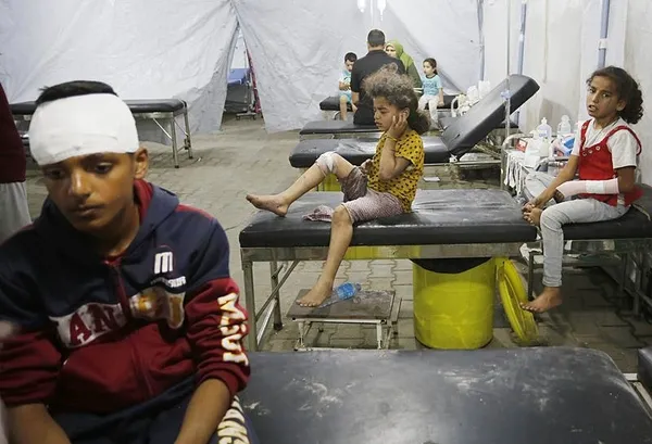 Katil İsrail kana doymuyor! Terör devleti el-Avde Hastanesi’ni kuşatmaya devam ediyor | Hareket eden herkes vuruluyor