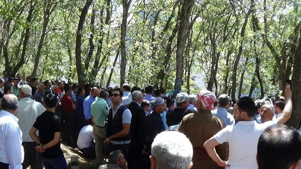 Ahmet Budak'ın oğlundan duygulandıran pankart! - 1