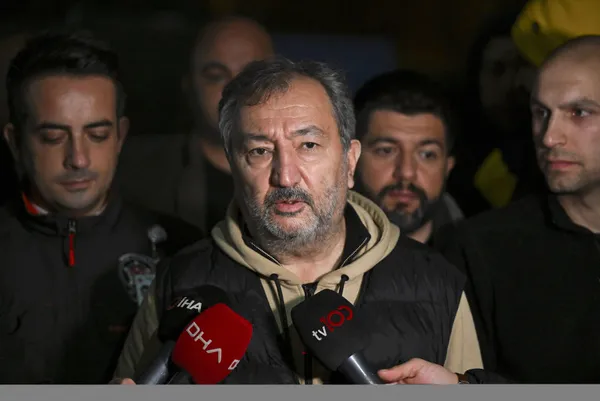 Hakem Halil Umut Meler'e saldıran Ankaragücü Başkanı Faruk Koca hastaneye kaldırıldı! İşte son sağlık durumu - 1