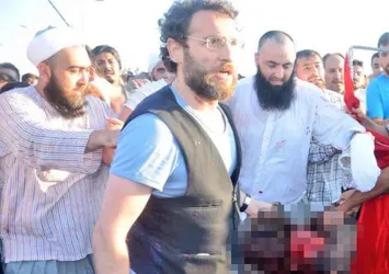 Askeri linçten kurtaran kişiyi geziciler DAEŞ'ci yaptı