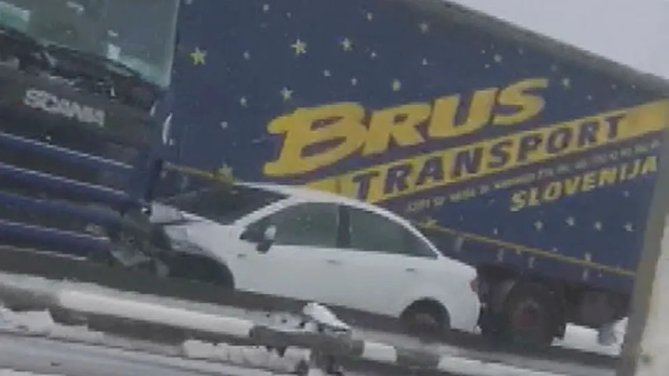 Son dakika: TEM'de trafiği kilitleyen kaza! Uzun kuyruklar oluştu