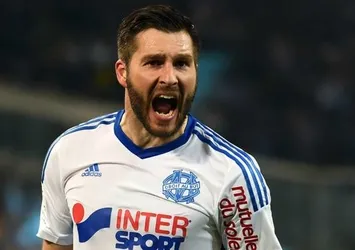 Fenerbahçe, golcü transferi için bastırıyor