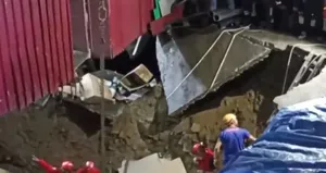 Sağanak sonrası fabrikada göçük