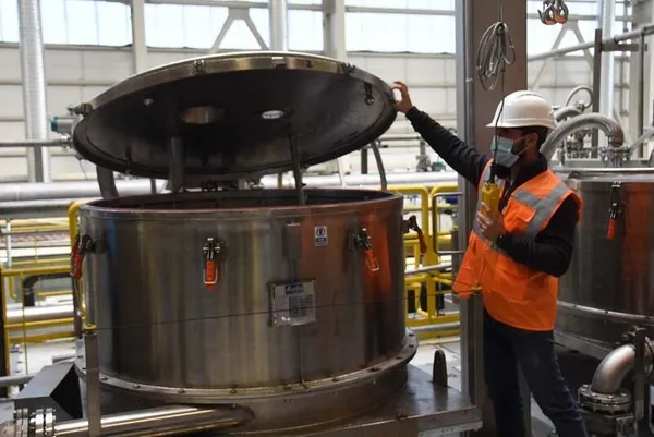 Türkiye’den bir tarihi adım daha! Lityum karbonat üretimi başladı! Yerli otomobilde de kullanılacak