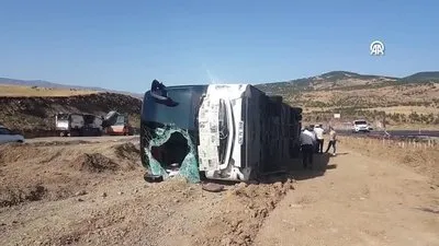 Yolcu otobüsü devrildi