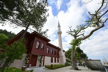 Vaniköy Camii’nde ibadet ve kültür bir araya geldi! Boğaz manzaralı kütüphane
