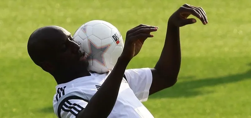 Demba Ba sahalara dönüyor