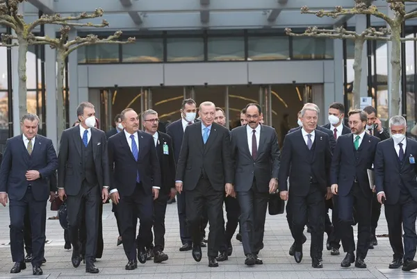 Son dakika: Başkan Erdoğan yurda döndü! Brüksel dönüşü Başkan Erdoğan basın mensuplarının sorularını yanıtladı