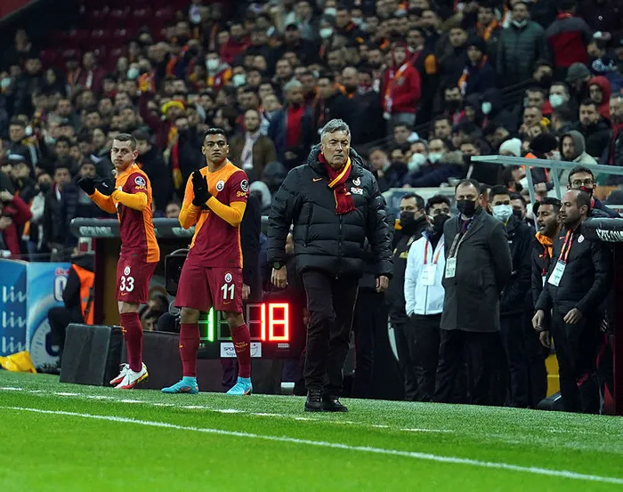 son-dakika-erman-toroglu-galatasarayda-bir-tuhaflik-var-1644691737899.jpg Son dakika | Erman Toroğlu: Galatasaray'da bir tuhaflık var - 4