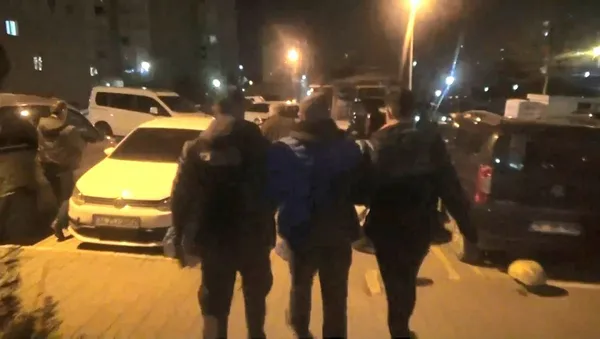 istanbulun-7-ilcesinde-deas-operasyonu-8-supheli-yakalandi-1677052296670.jpg İstanbul'un 7 ilçesinde DEAŞ operasyonu! 8 şüpheli yakalandı - 1