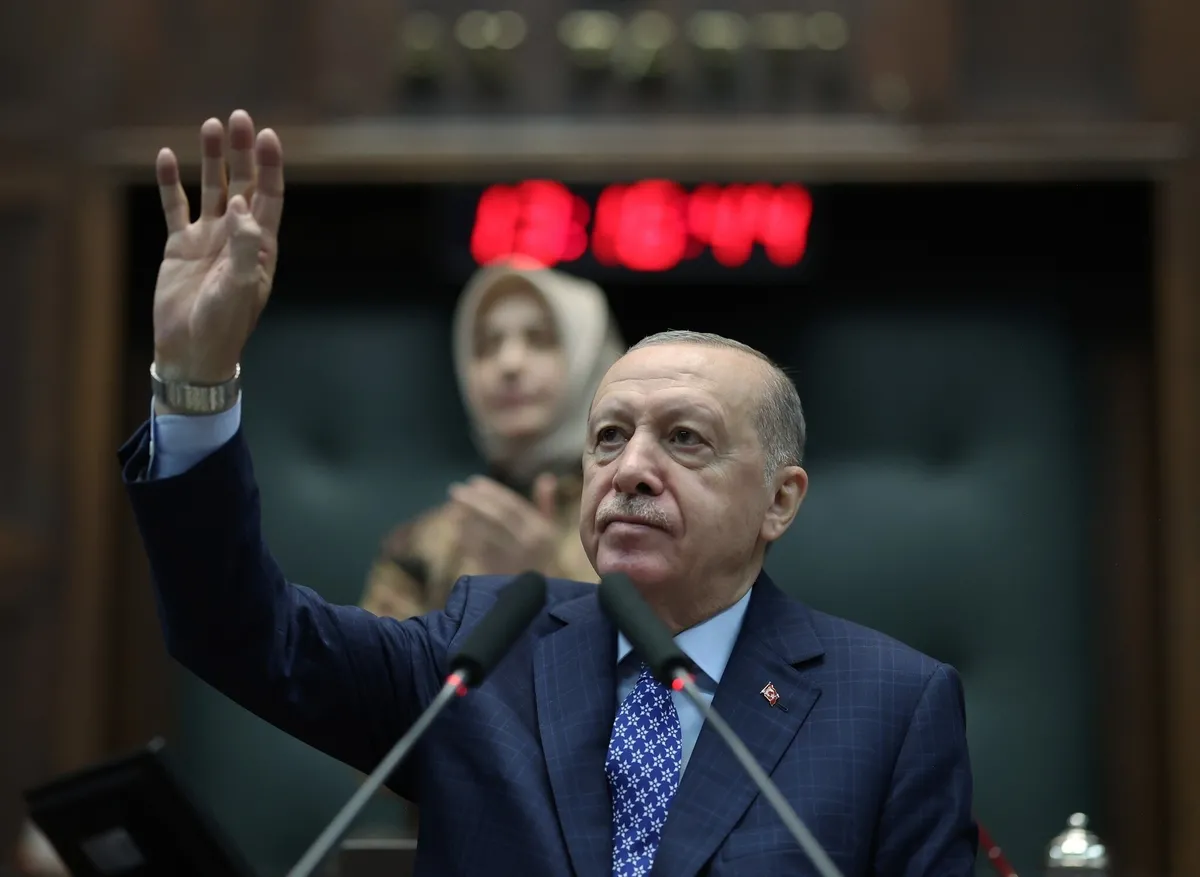 1792686616243.jpeg Başkan Erdoğan'ın kravatındaki ayrıntı dikkat çekti! Çiçek deseni değil KAAN çıktı - 3