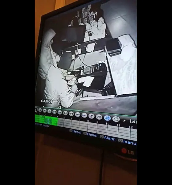 İzmir'de çocuk yaştaki suç makineleri kıskıvrak yakalandı - 2