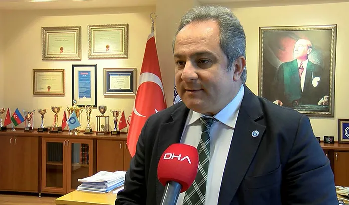 Sağlıkçıların toplam vaka sayısı içindeki oranı aşıdan sonra 4 kat azaldı - 3