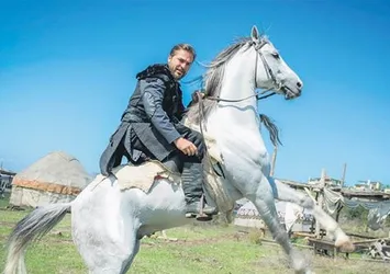 Engin Altan'ı şahlandıran imza!
