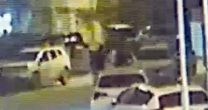 Eşinin sevgilisine benzetti tekme tokat darbetti