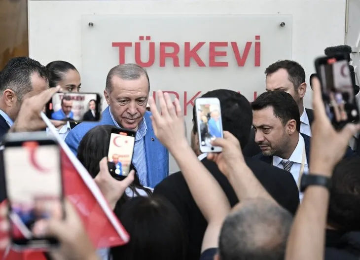 Başkan Erdoğan'a New York'ta sevgi seli! Türkevi'nde coşkuyla karşıladılar