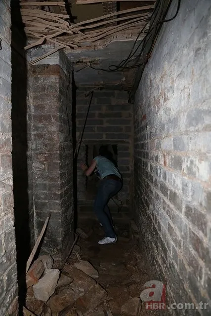 Yeni taşındığı evde gizli kapı buldu! Kapıdan içeri giren adam gördükleri karşısında adeta şoke oldu 21